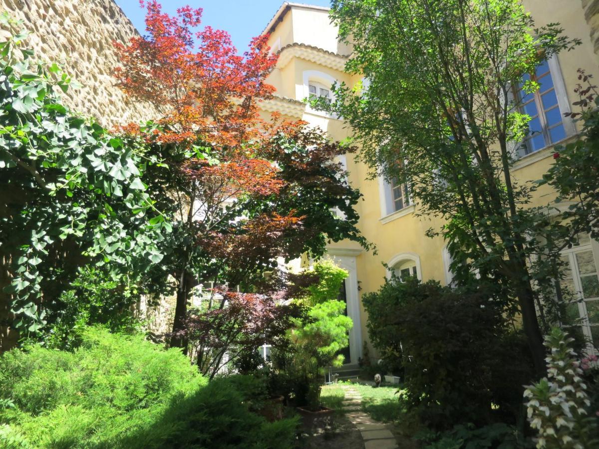 Entre Vignes Et Dentelles Hotel Courthézon Buitenkant foto